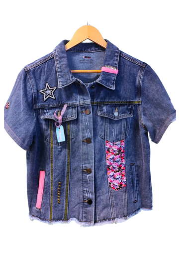 Rikku Guay, Chaqueta Cazadora de denim Manga Corta.