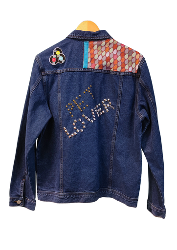 Rikku Guay, Chaqueta Cazadora de denim "Pet Lover".